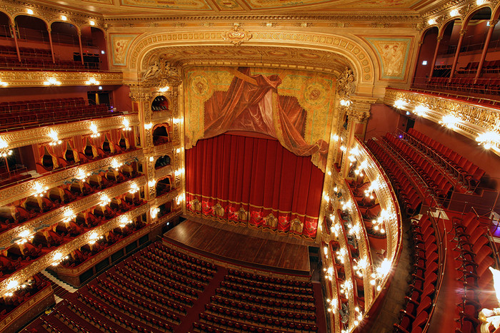 TEATRO COLON